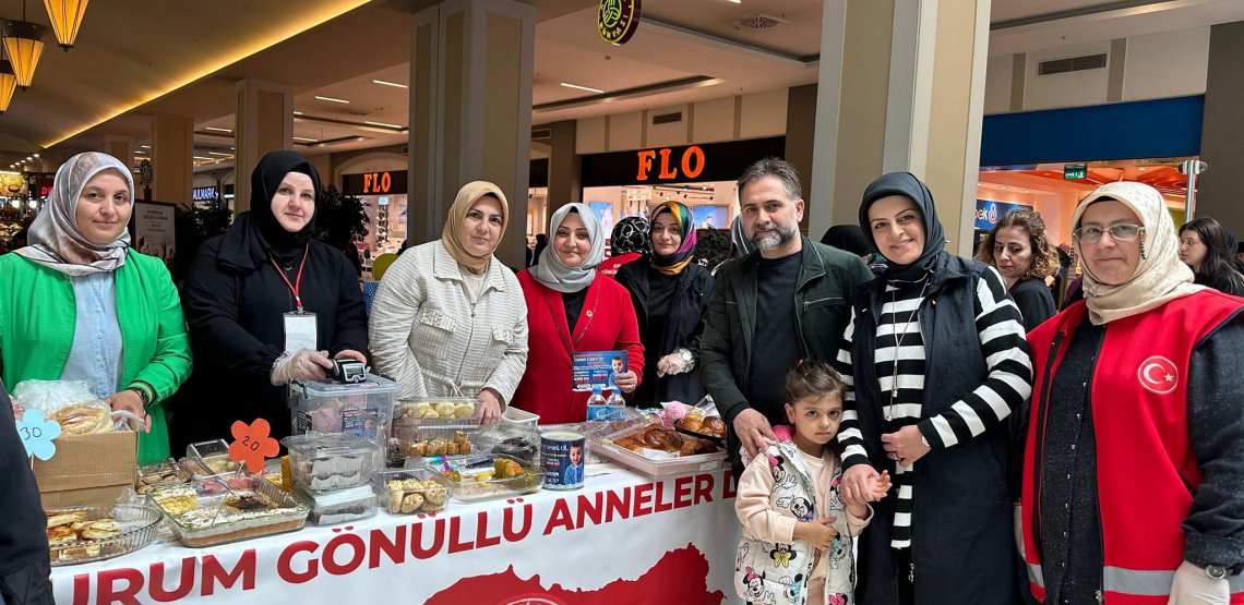Erzurum Gönüllü Anneler Derneği tarafından düzenlenen Hayır Çarşısı etkinliğine eşim ile birlikte katıldık. 