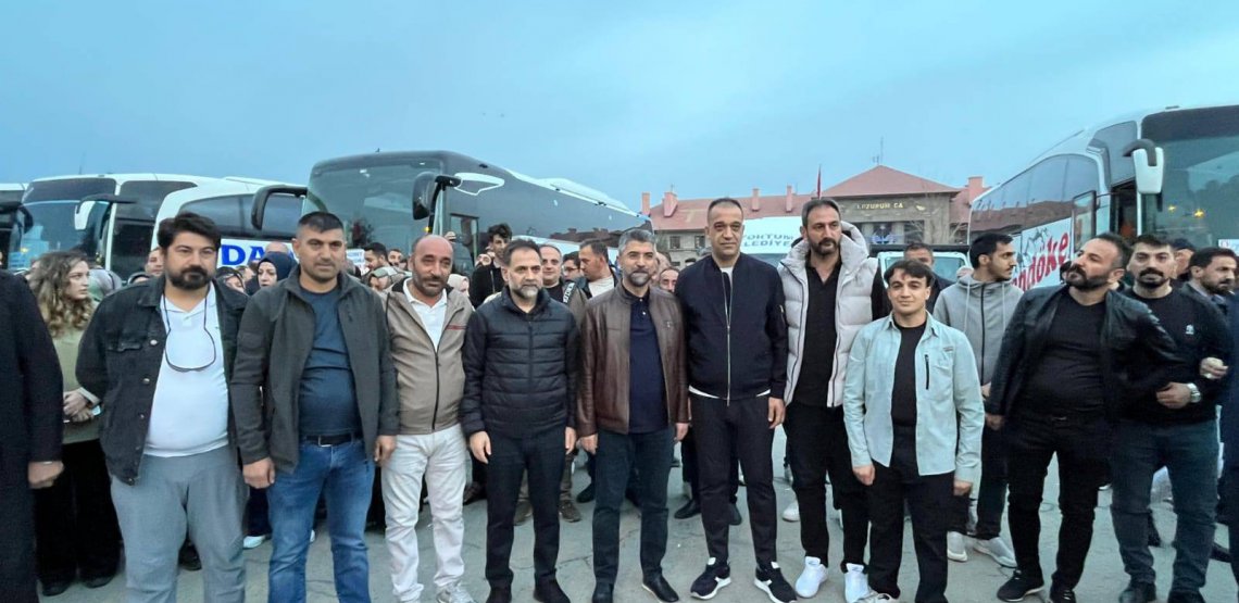 Bugün, emeğin ve alın terinin bayramı olan 1 Mayıs Emek ve Dayanışma Günü vesilesiyle, Hak-İş tarafından Rize’de gerçekleştirilecek etkinliklere katılmak üzere yola çıkan işçi kardeşlerimizi uğurladık
